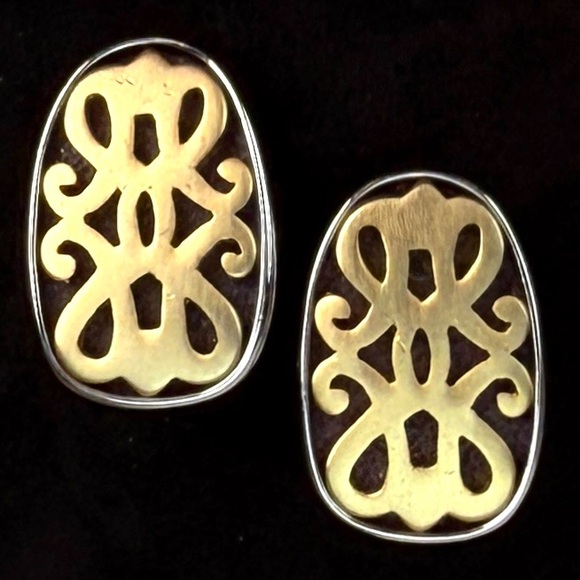 Beautiful costume, LC makers mark clip on earrings - Picture 4 of 5